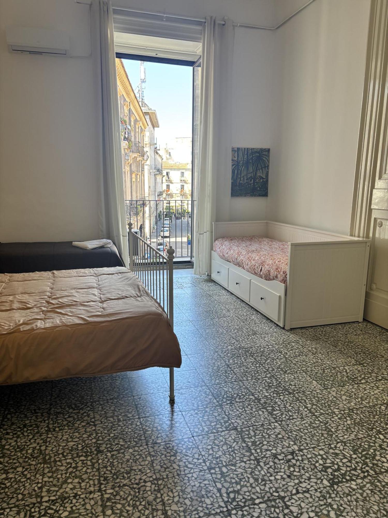 Il Teatro Rooms Catania Bagian luar foto