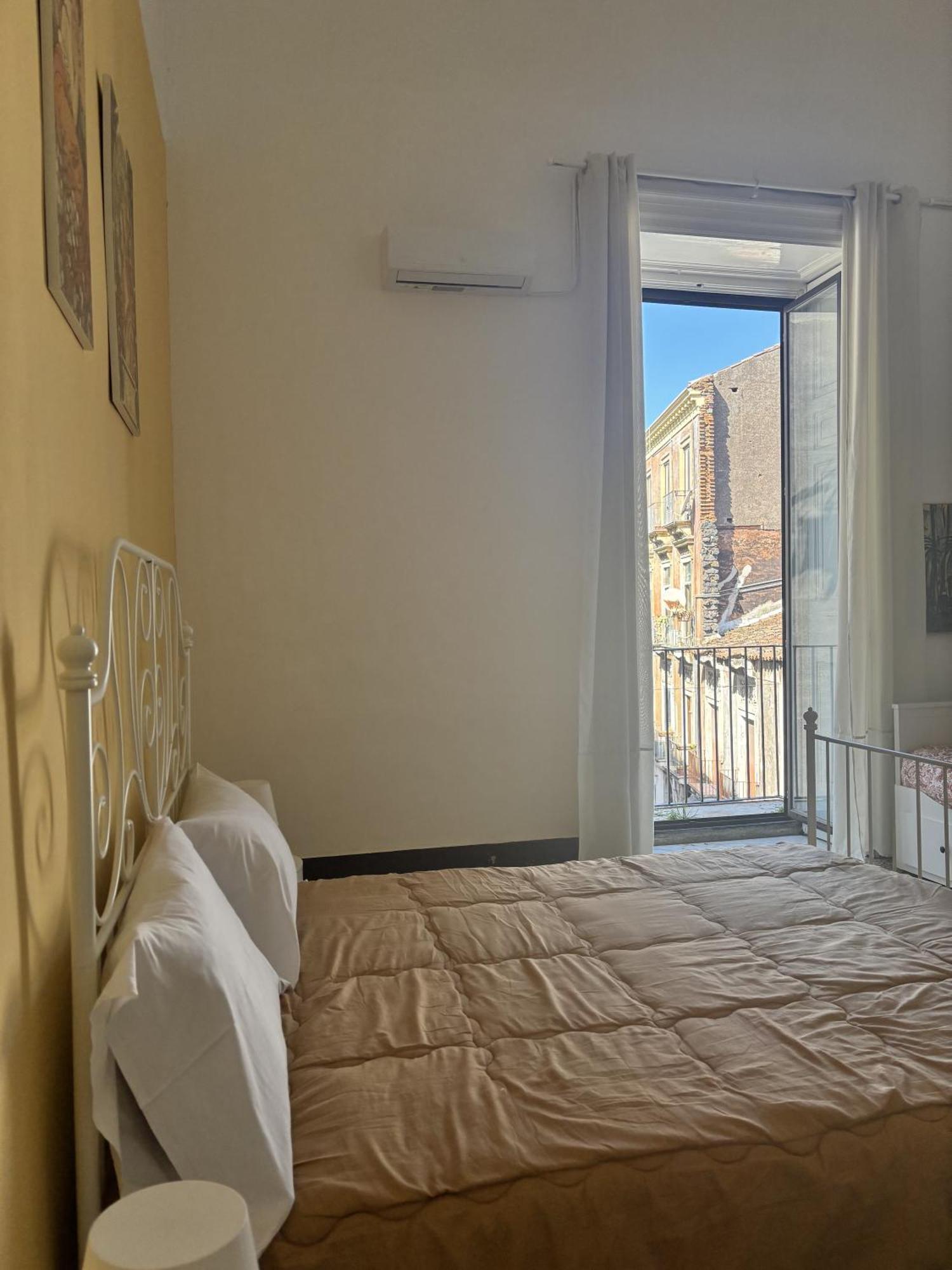 Il Teatro Rooms Catania Bagian luar foto